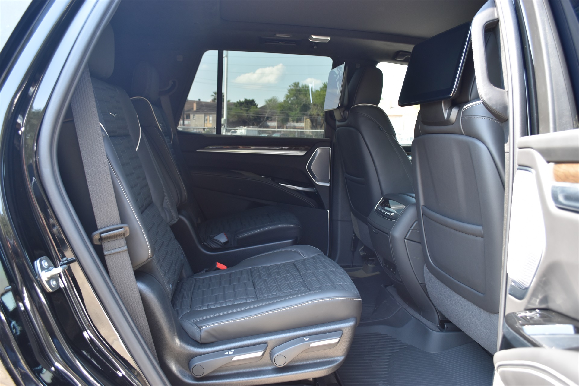 2025 Cadillac Escalade Premium Luxury Platinum Black at Bayway Cadillac Southwest