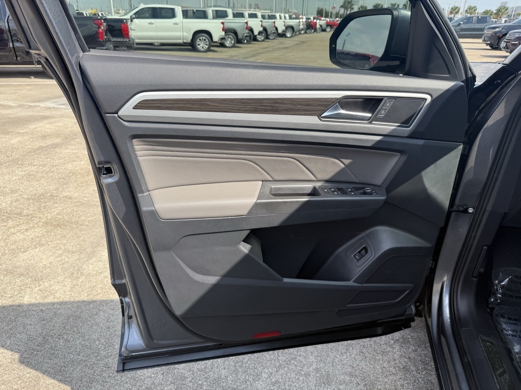 2022 Volkswagen Atlas 3.6L V6 SE w/Technology  at DeMontrond Automotive Group