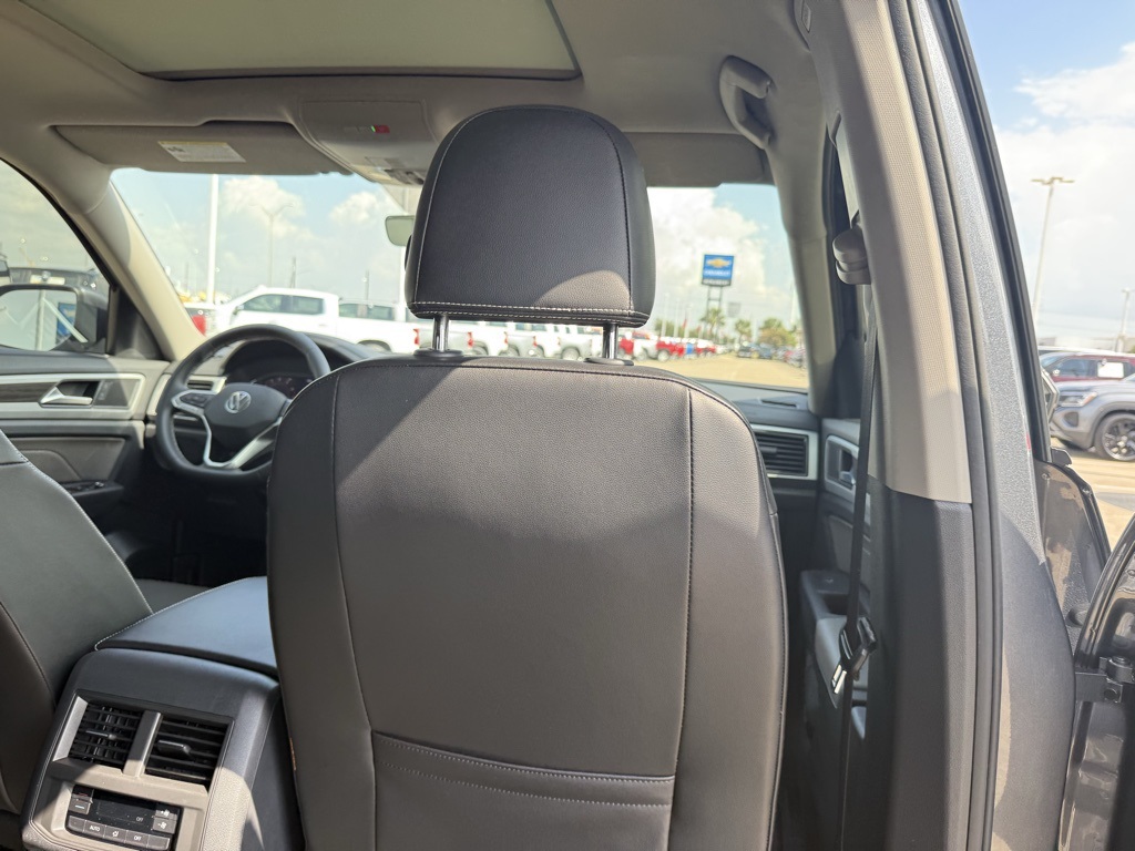 2022 Volkswagen Atlas 3.6L V6 SE w/Technology  at DeMontrond Automotive Group