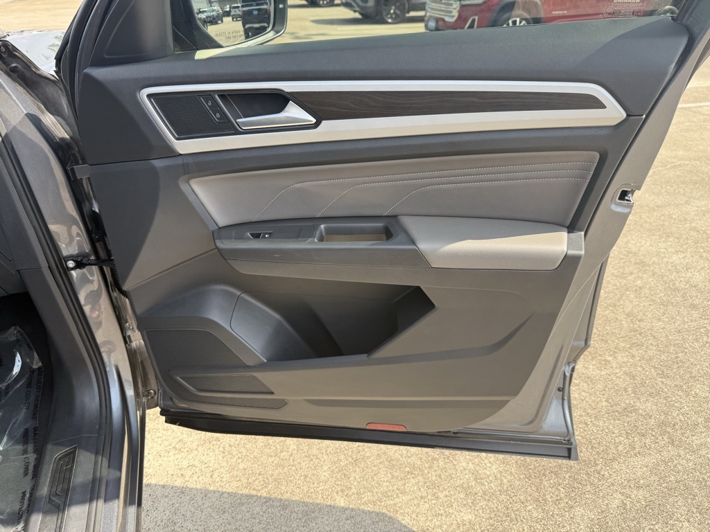 2022 Volkswagen Atlas 3.6L V6 SE w/Technology  at DeMontrond Automotive Group