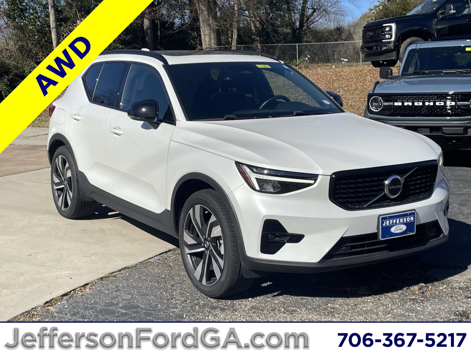 2023 Volvo XC40 B5 Plus Dark Theme AWD