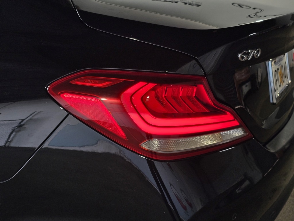 Thumbnail: 2021 Genesis G70 - 10