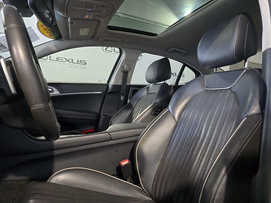 Thumbnail: 2021 Genesis G70 - 15