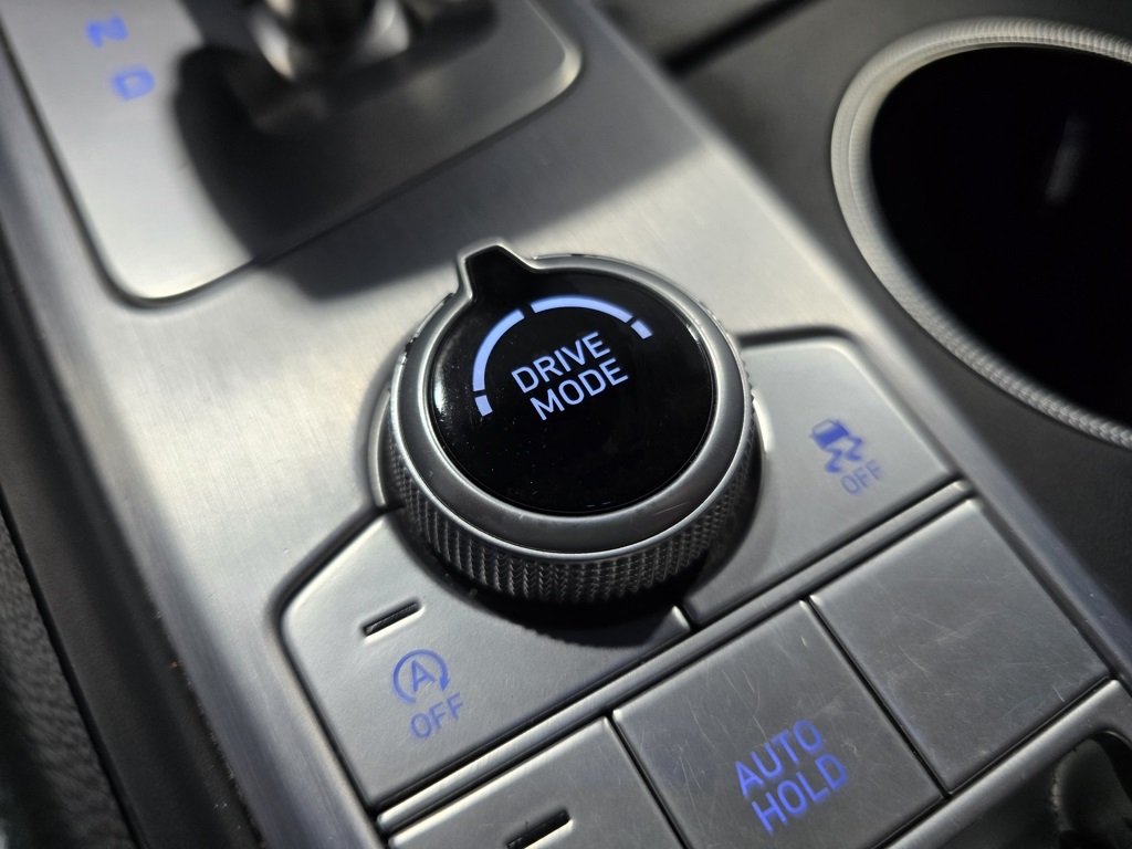 Thumbnail: 2021 Genesis G70 - 25