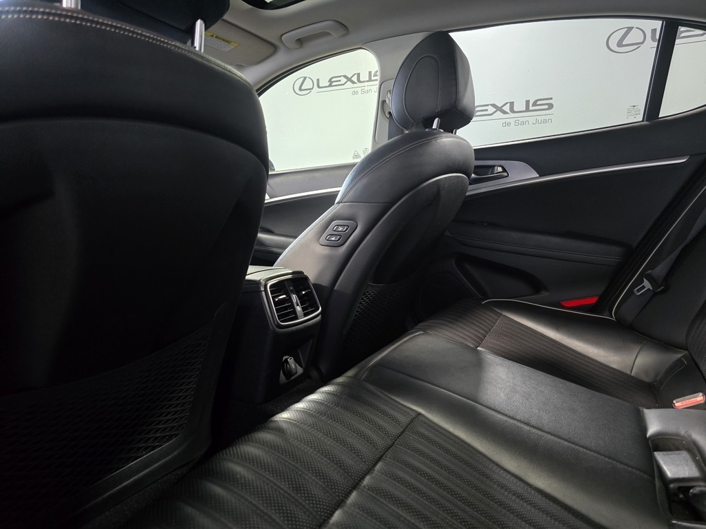 Thumbnail: 2021 Genesis G70 - 26