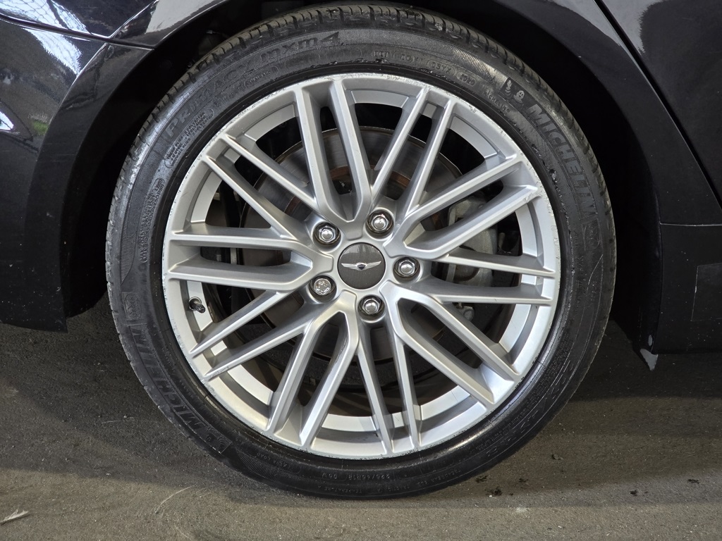 Thumbnail: 2021 Genesis G70 - 4