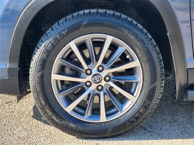 2019 Toyota Highlander XLE Blue at Emmons Autoplex