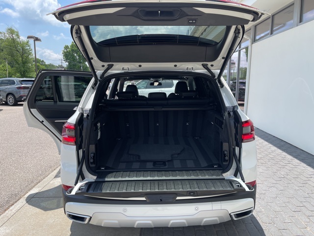 White 2022 BMW X5 for sale in South Bend, IN Photo 10