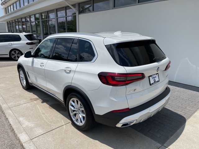 White 2022 BMW X5 for sale in South Bend, IN Photo 7
