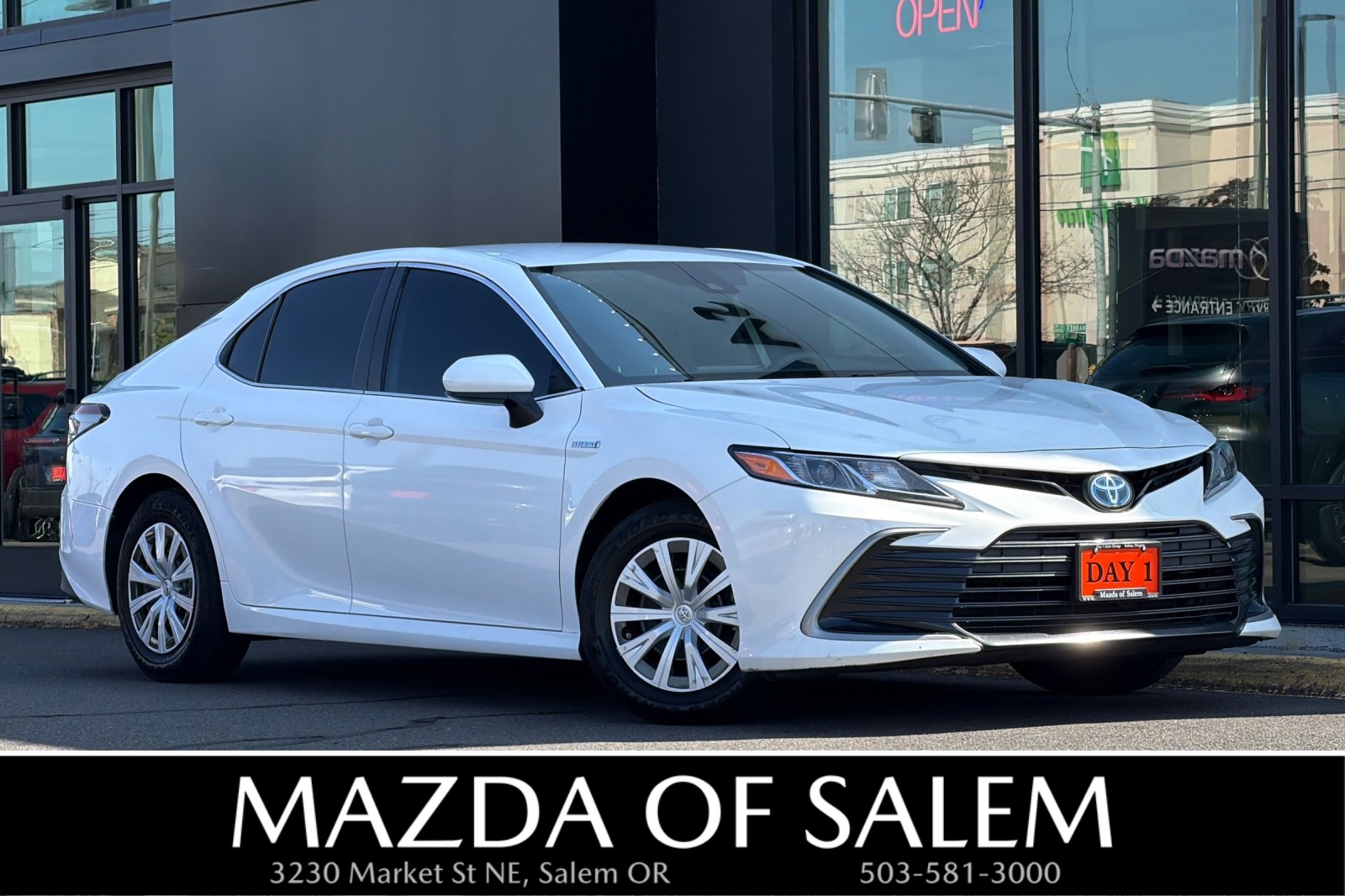 2021 Toyota Camry Hybrid LE