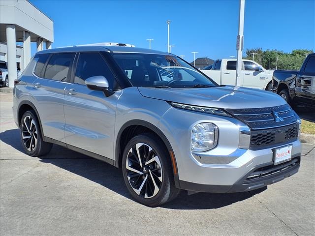 2022 Mitsubishi Outlander ES Silver at Emmons Autoplex