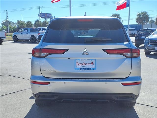 2022 Mitsubishi Outlander ES Silver at Emmons Autoplex