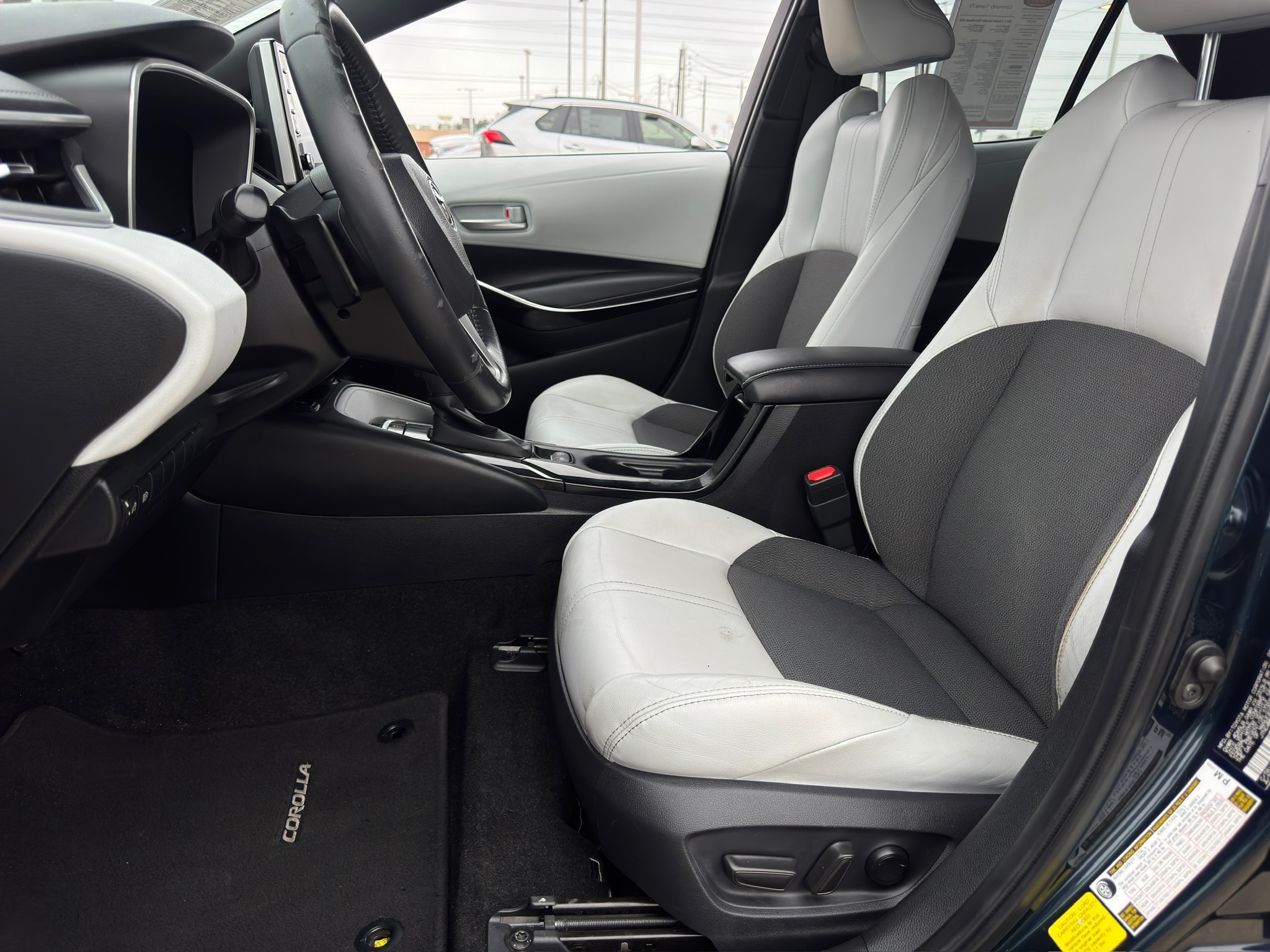 2021 Toyota Corolla Hatchback XSE - 8