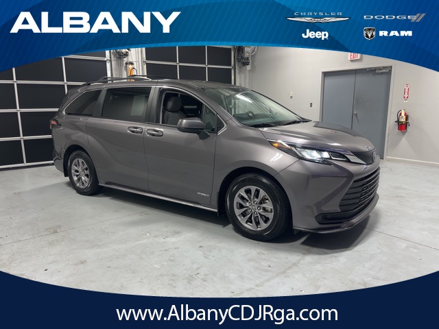 2021 Toyota Sienna LE 8-Passenger FWD