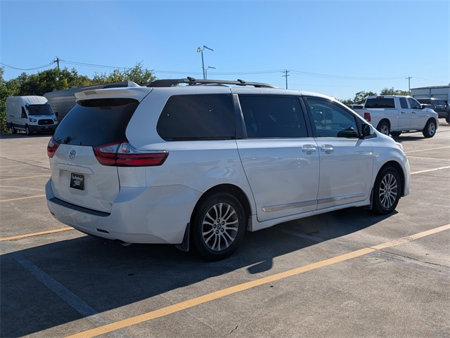 2019 Toyota Sienna XLE White at North Houston Mitsubishi