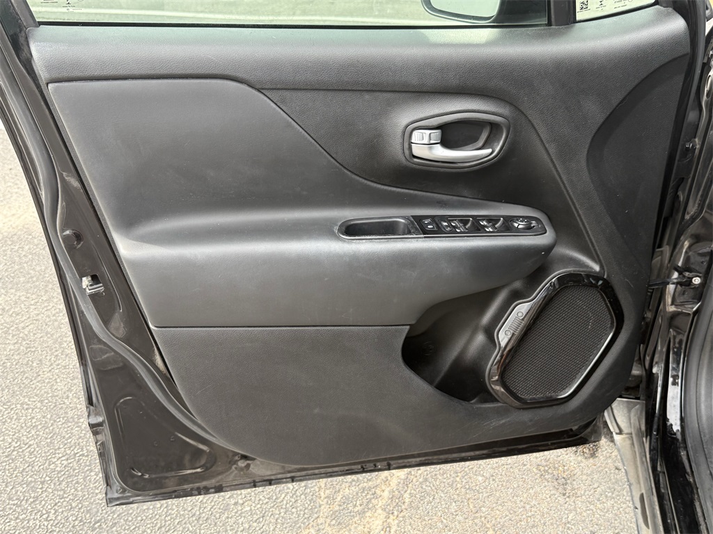 2020 Jeep Renegade Altitude Black at Durrett Motor Company