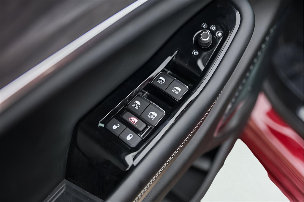 Used Car 2022 Jeep Grand Cherokee  Overland For Sale Under $35,000 In Austin, Texas