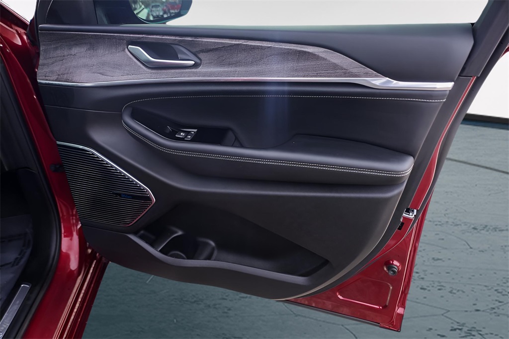 Used Car 2022 Jeep Grand Cherokee  Overland For Sale Under $35,000 In Austin, Texas