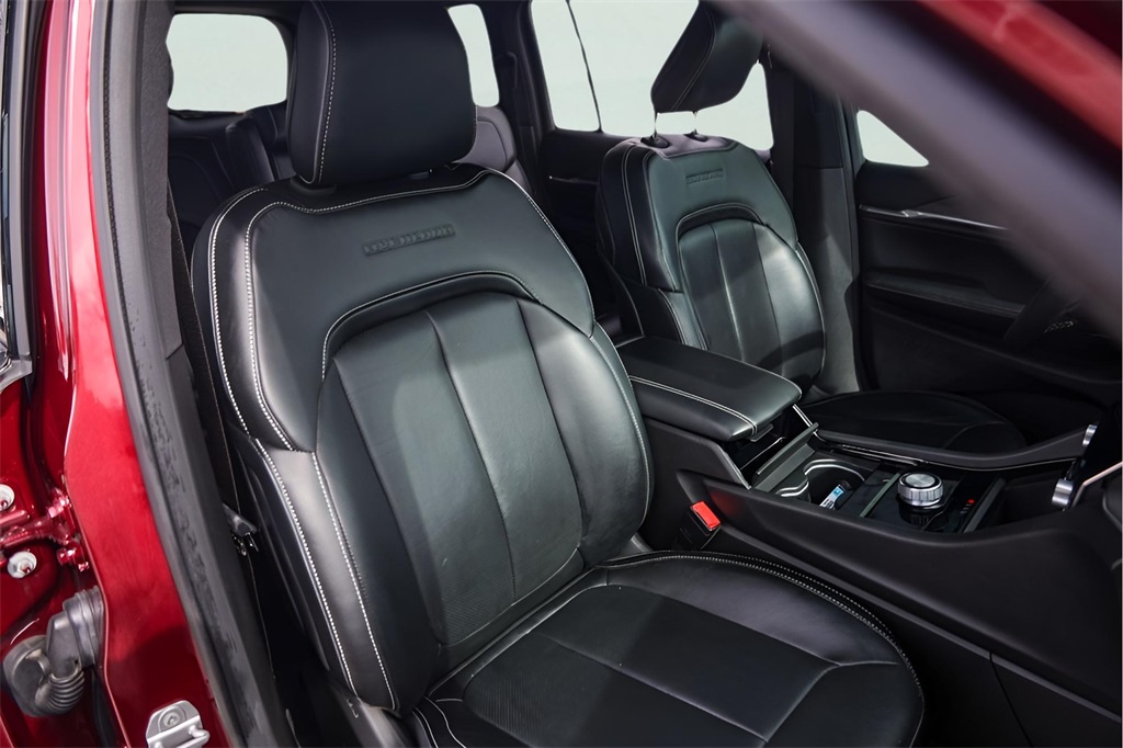 Used Car 2022 Jeep Grand Cherokee  Overland For Sale Under $35,000 In Austin, Texas