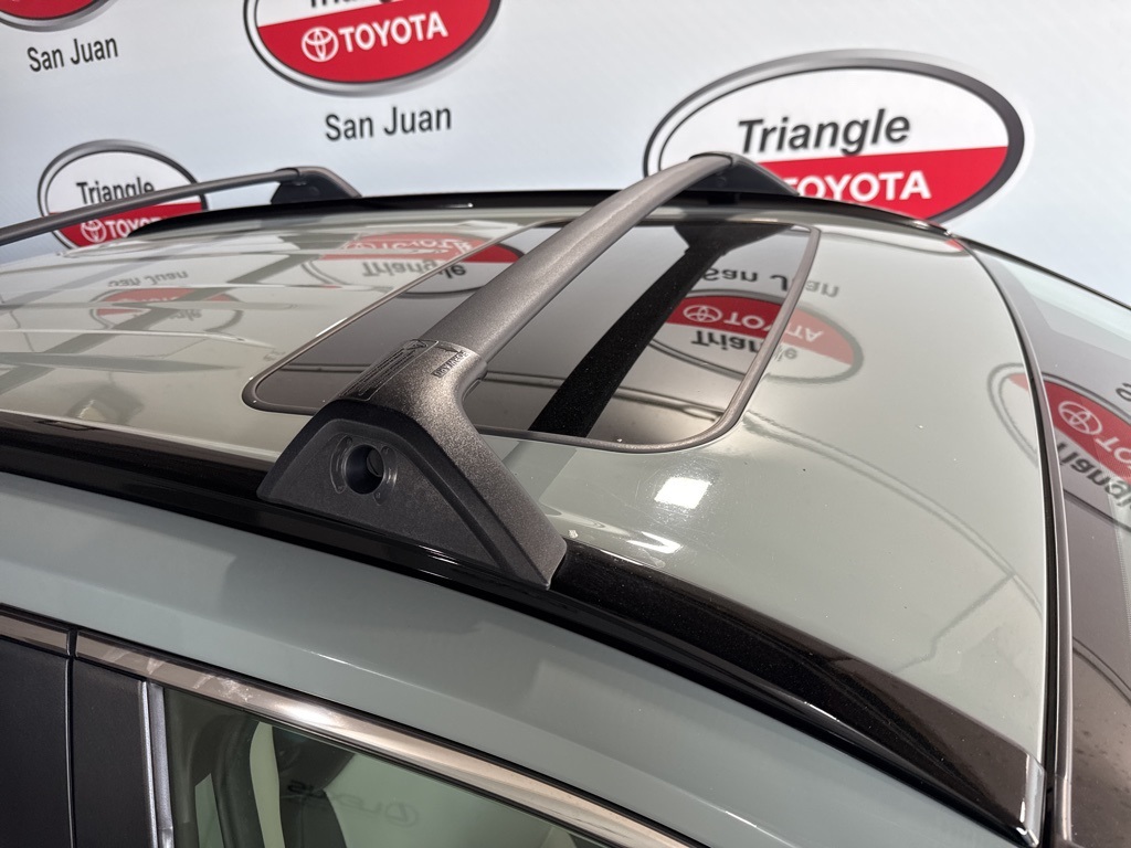 Thumbnail: 2021 Toyota RAV4 - 10