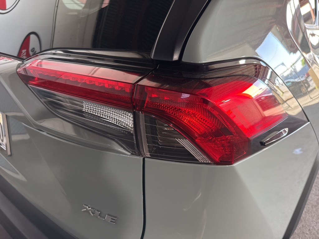 Thumbnail: 2021 Toyota RAV4 - 18