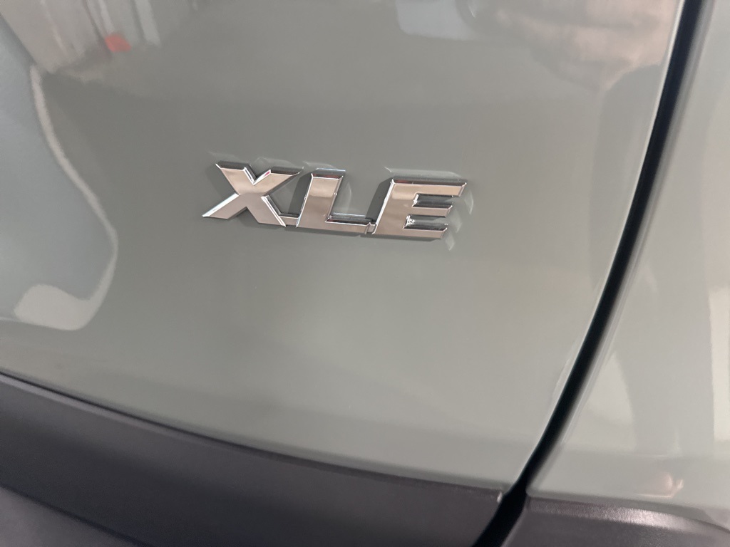 Thumbnail: 2021 Toyota RAV4 - 19