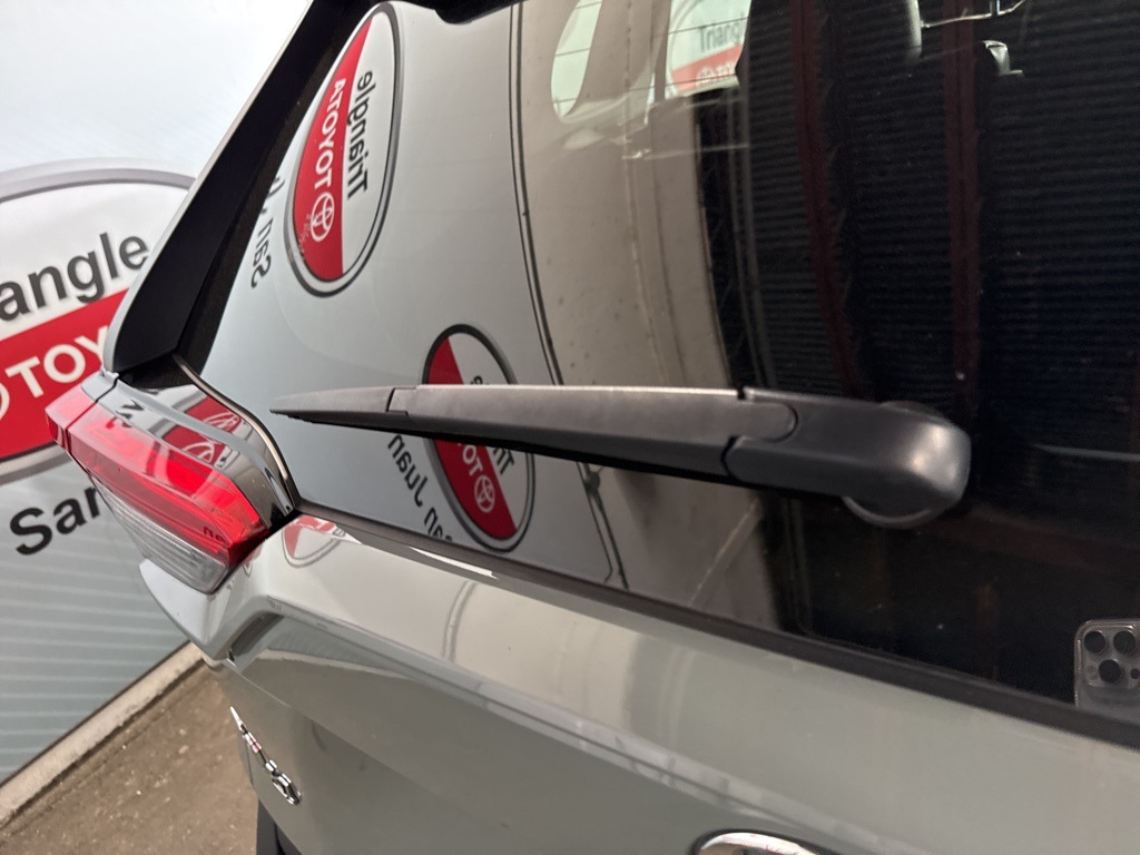 Thumbnail: 2021 Toyota RAV4 - 22