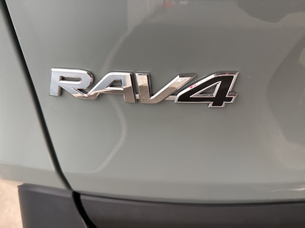Thumbnail: 2021 Toyota RAV4 - 24