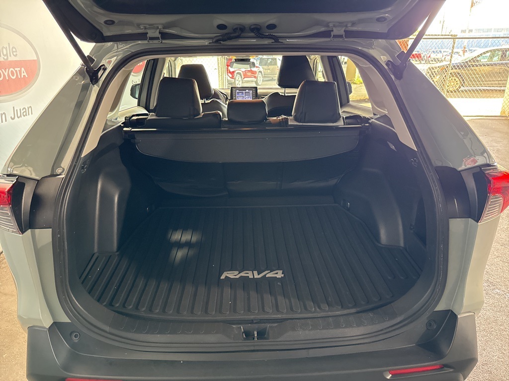 Thumbnail: 2021 Toyota RAV4 - 25