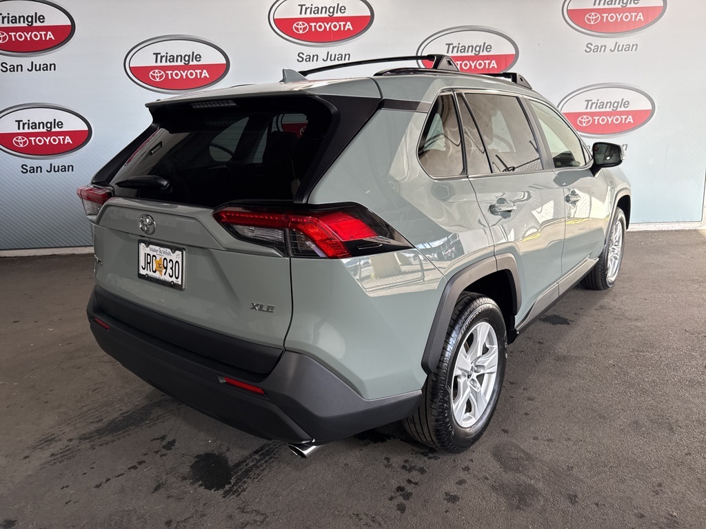 Thumbnail: 2021 Toyota RAV4 - 4