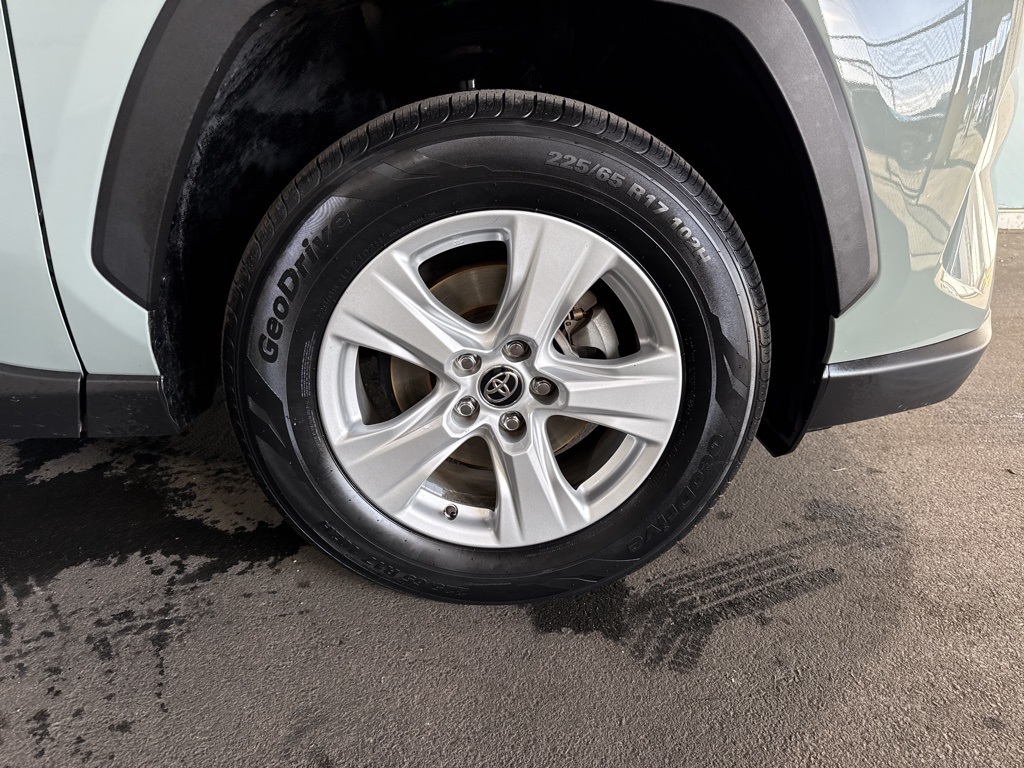 Thumbnail: 2021 Toyota RAV4 - 7