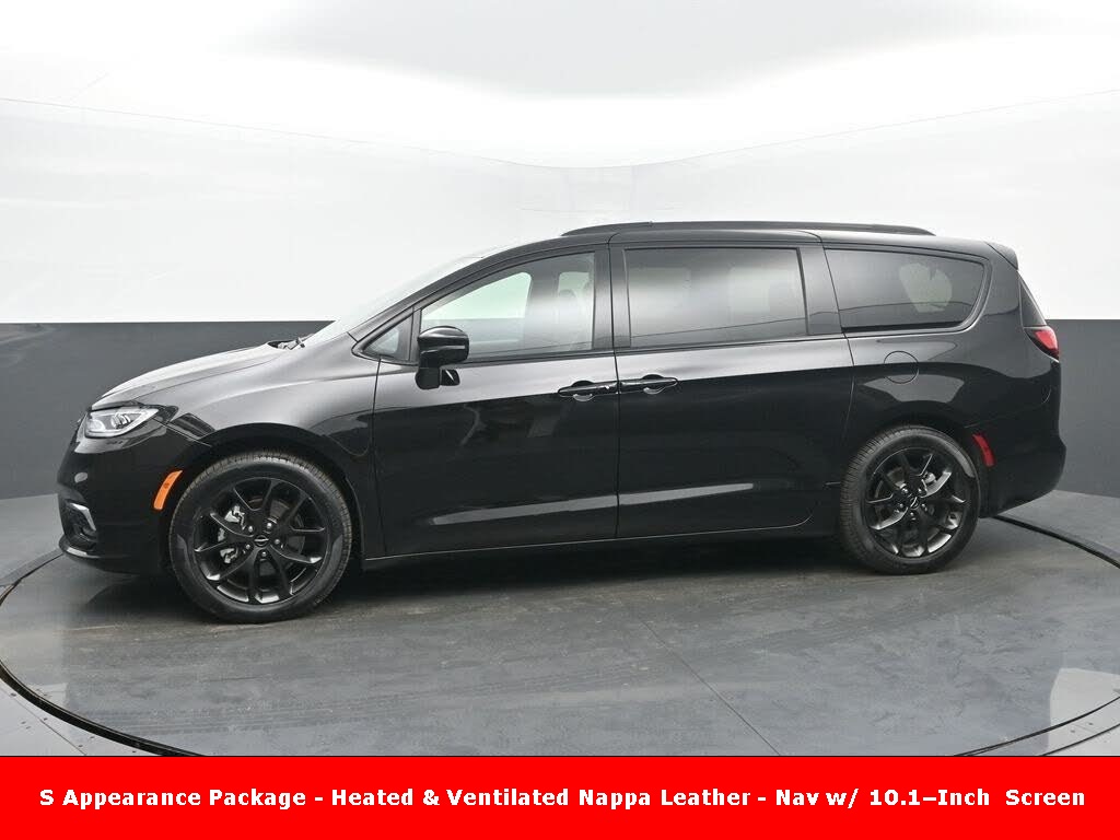 2025 Chrysler Pacifica Limited FWD