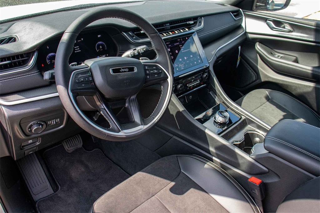 New Car 2025 Jeep Grand Cherokee L  Altitude X For Sale Under $40,000 In San Marcos, Texas