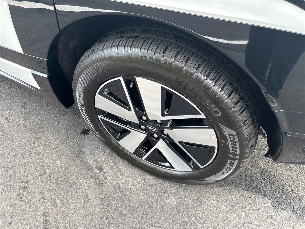 2026 Hyundai Ioniq SEL photo 10