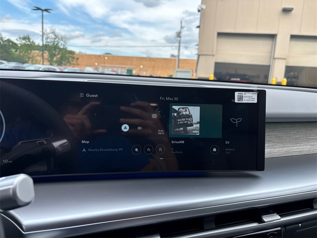 2026 Hyundai Ioniq SEL photo 25
