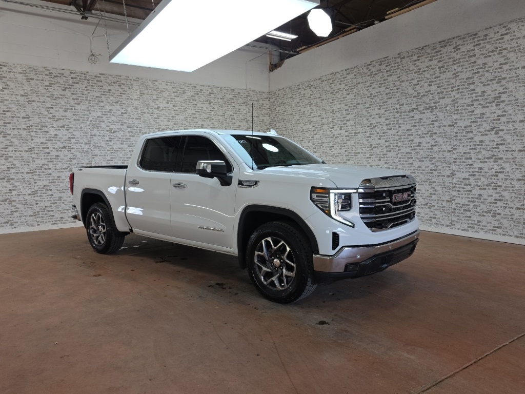 2022 GMC Sierra 1500 SLT Crew Cab 4WD