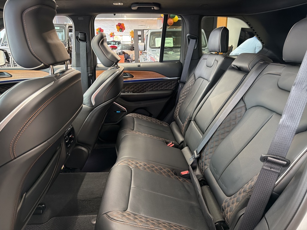 2025 Jeep Grand Cherokee Summit - 9