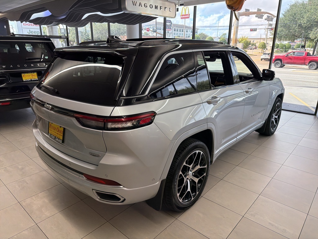 2025 Jeep Grand Cherokee Summit - 3