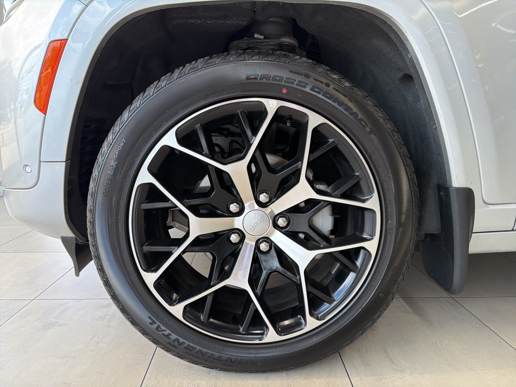 2025 Jeep Grand Cherokee Summit - 8