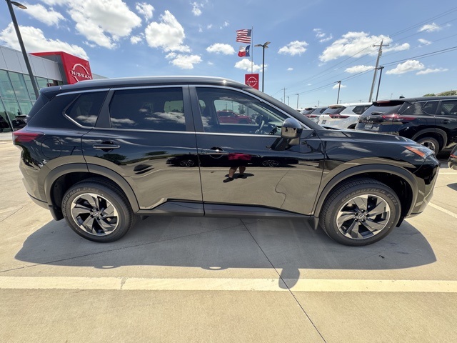 2026 Nissan Rogue SV photo 3