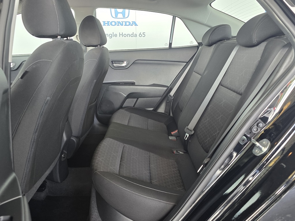 Thumbnail: 2023 Kia Rio - 10