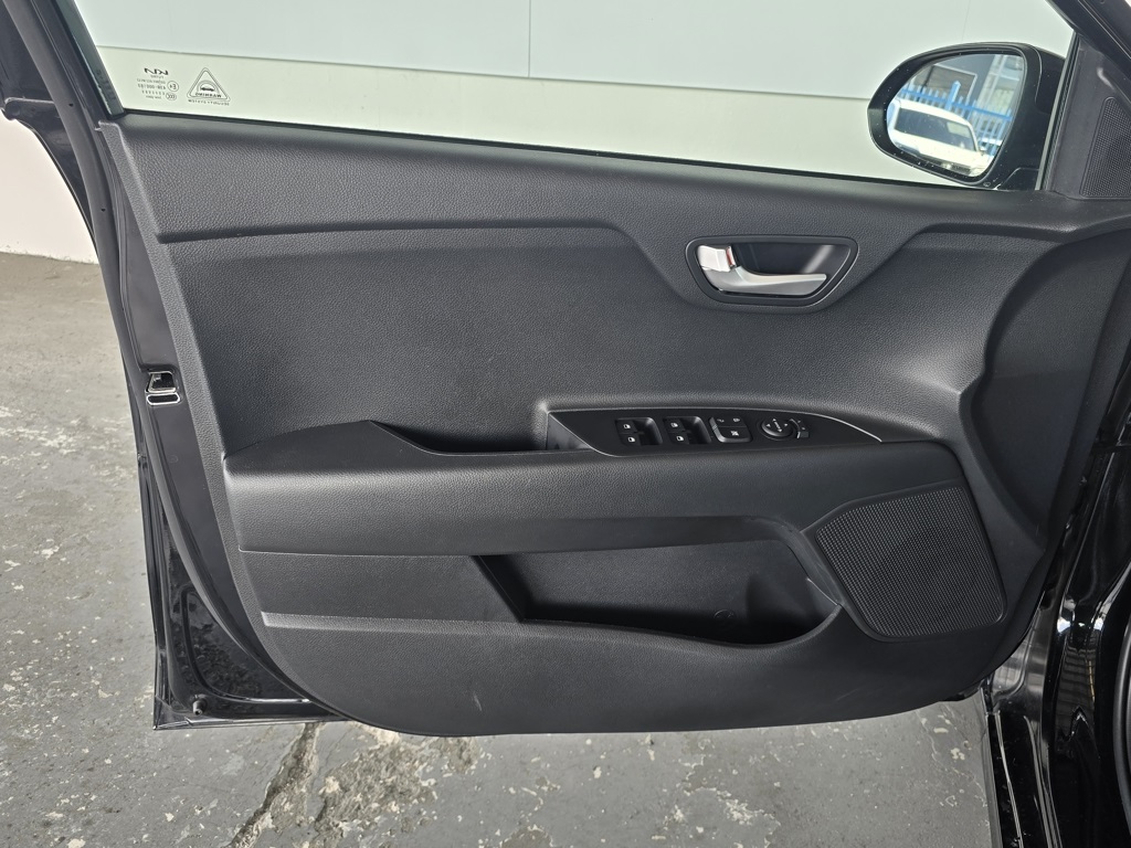 Thumbnail: 2023 Kia Rio - 16