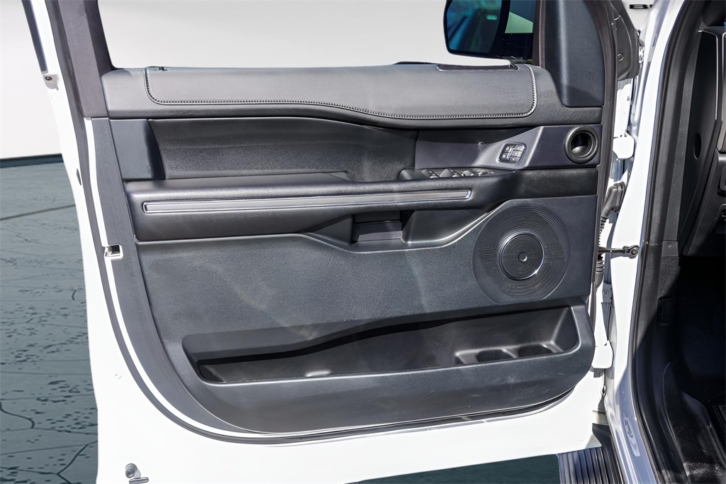 Used Car 2020 Ford Expedition Max  Xlt For Sale Under $25,000 In Austin, Texas