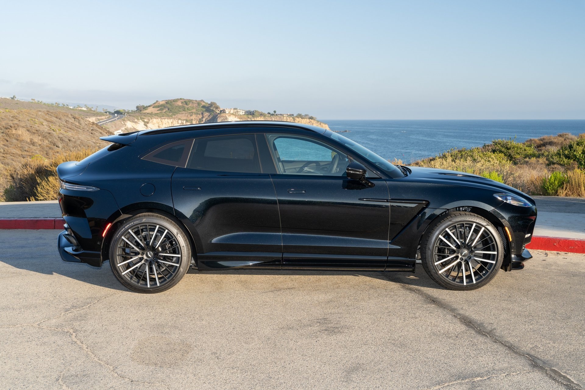 Aston Martin 2025 DBX 707
