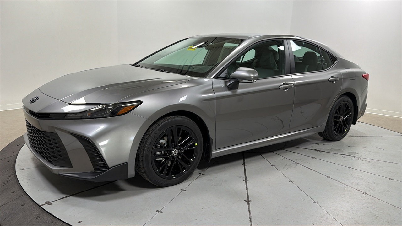 2026 Toyota Camry SE FWD