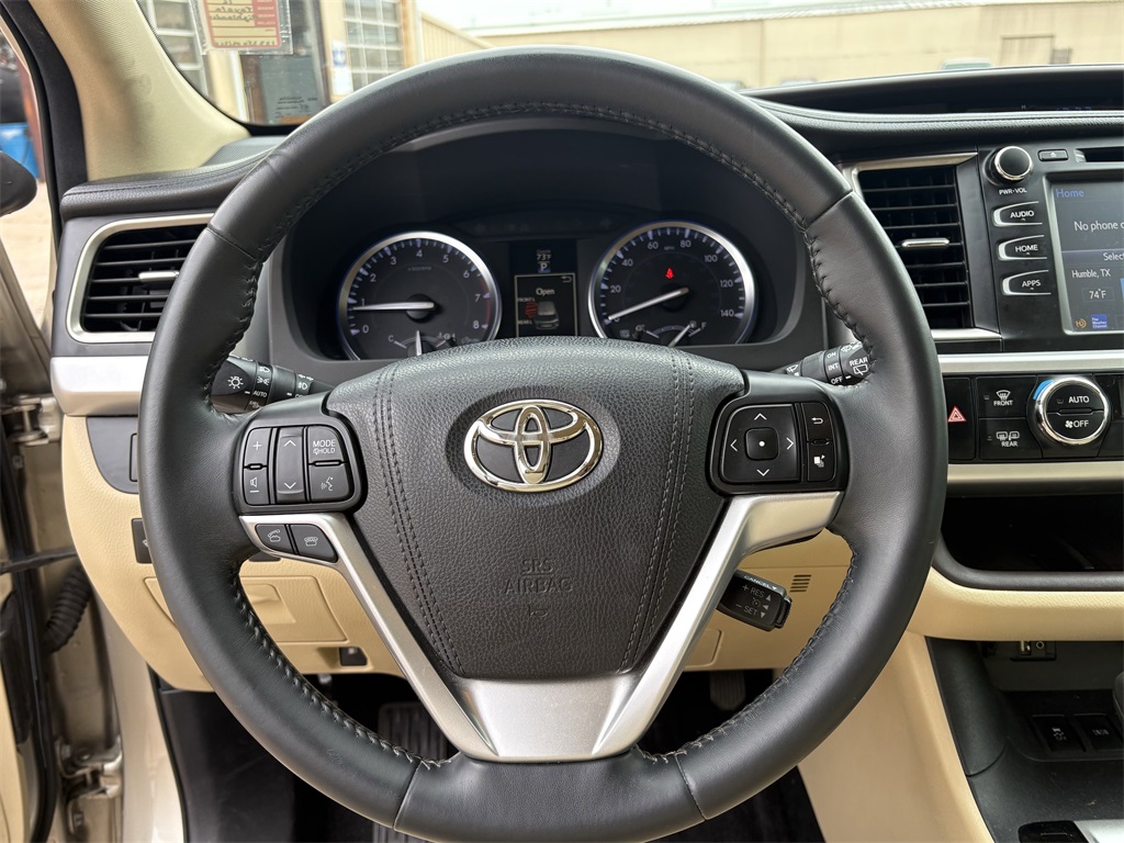 2016 Toyota Highlander XLE V6 Gold at Westside Lexus