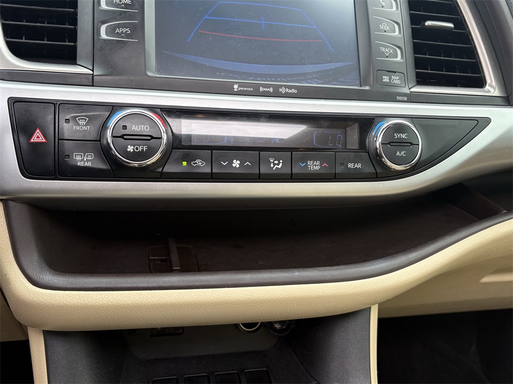 2016 Toyota Highlander XLE V6 Gold at Westside Lexus