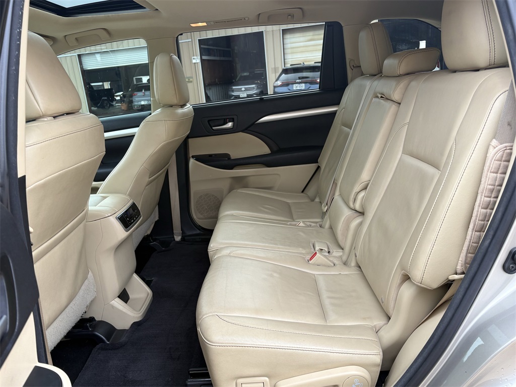 2016 Toyota Highlander XLE V6 Gold at Westside Lexus