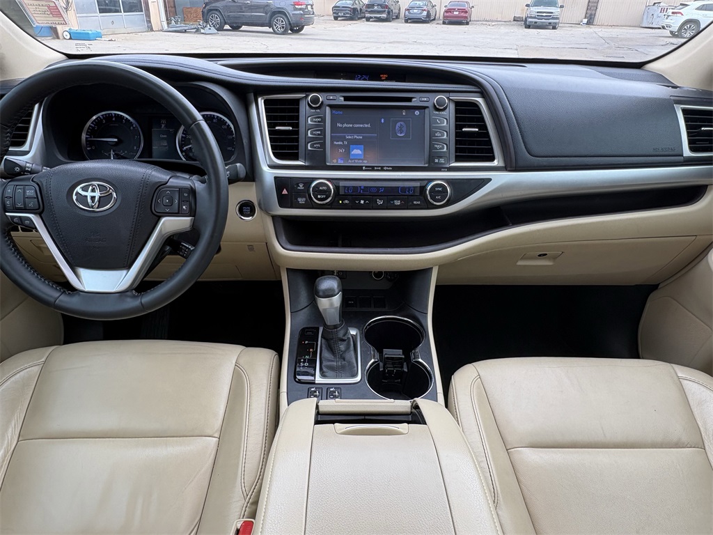 2016 Toyota Highlander XLE V6 Gold at Westside Lexus