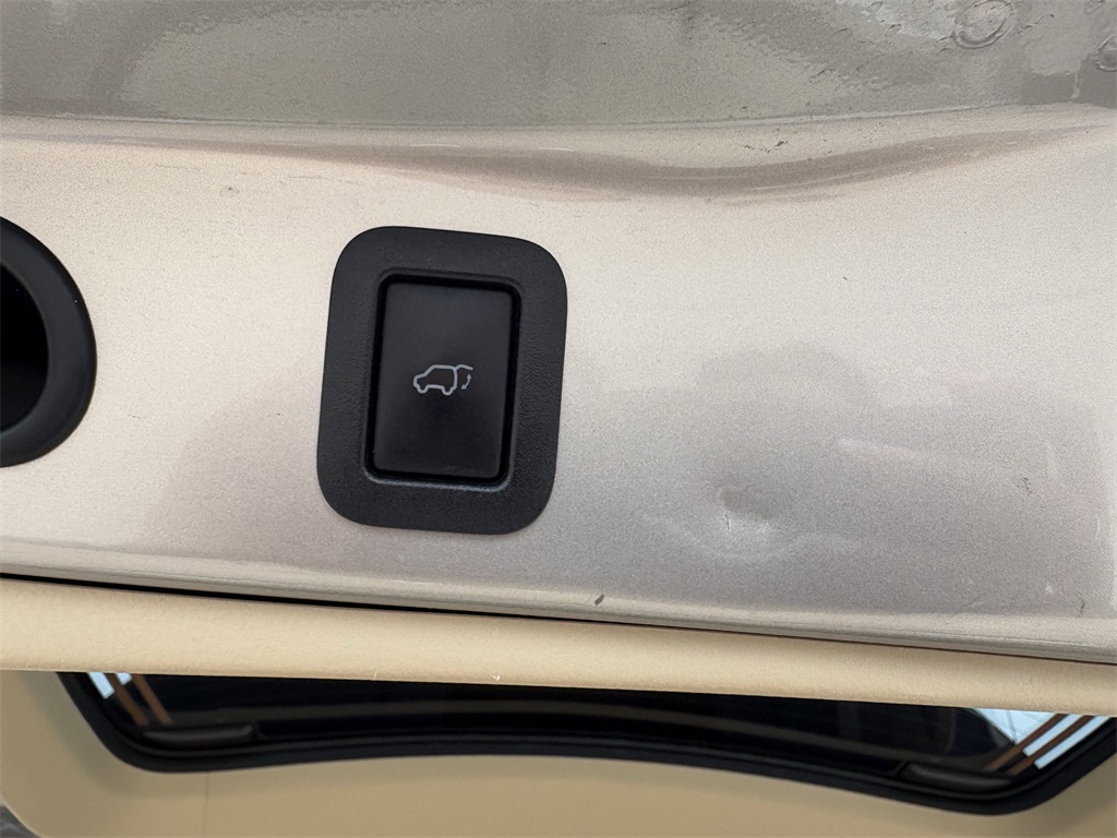 2016 Toyota Highlander XLE V6 Gold at Westside Lexus